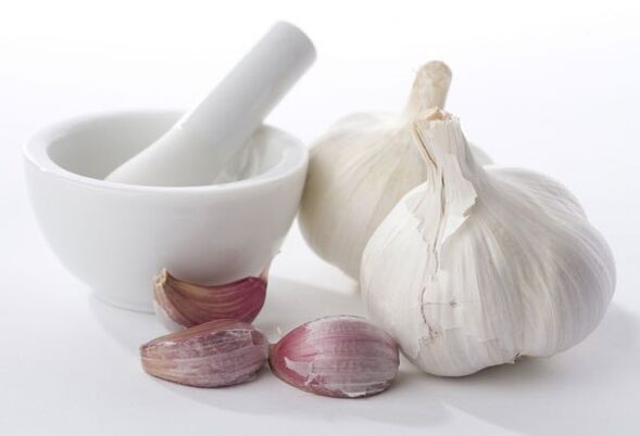 L'aglio pulirà efficacemente il corpo dagli elminti